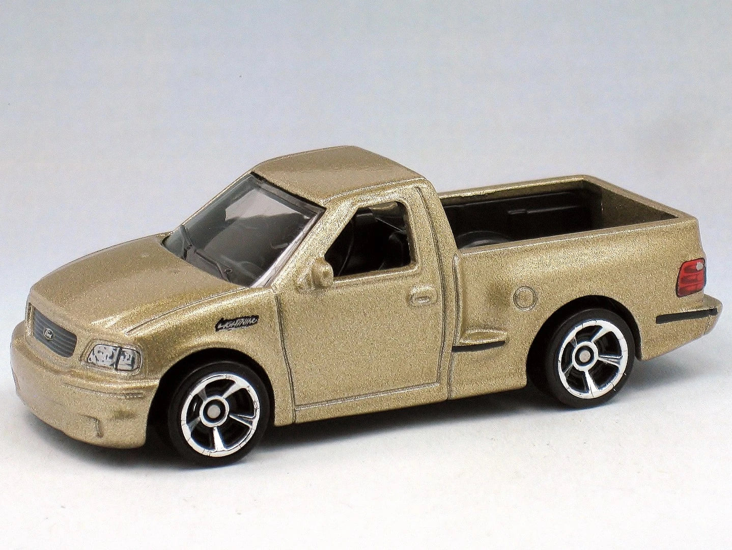 99 FORD F-150 SVT LIGHTNING HOT WHEELS